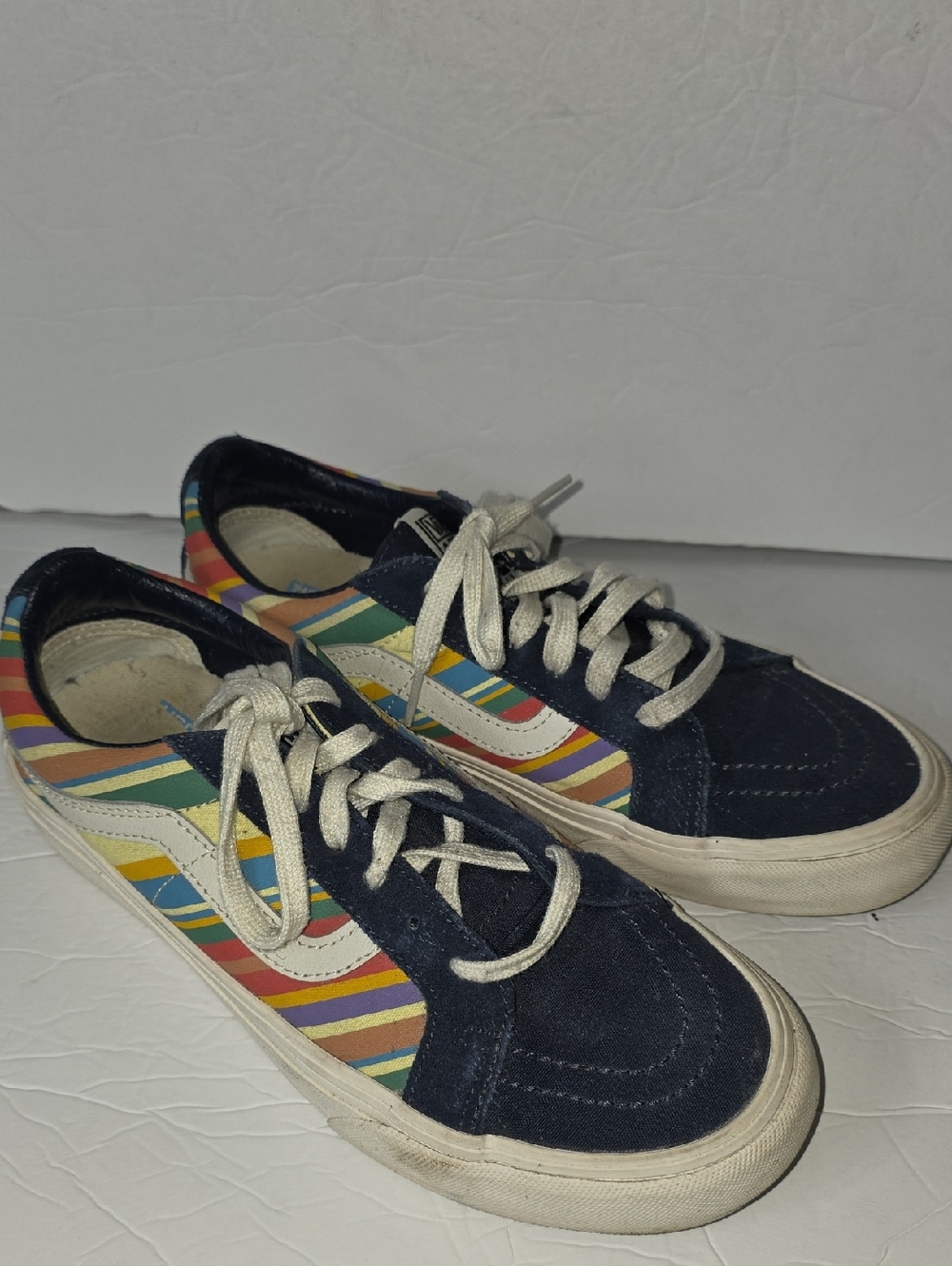 Vans SK8 Low Sneakers with Rainbow Stripe Sides Navy Suede W10,M8.5